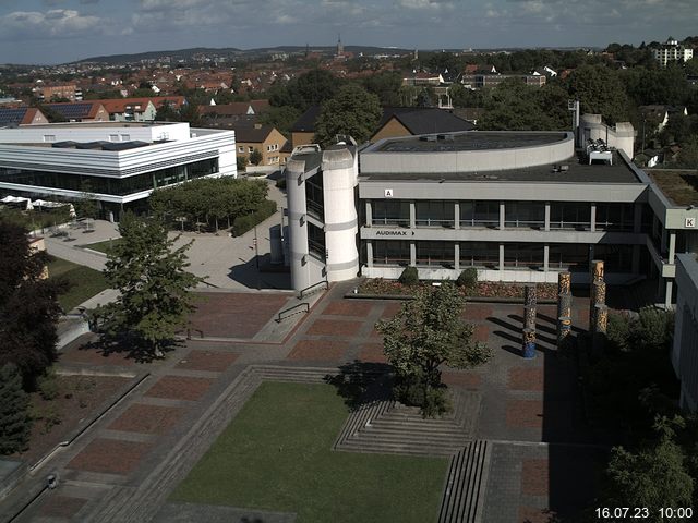 Foto der Webcam: Verwaltungsgebäude, Innenhof mit Audimax, Hörsaal-Gebäude 1