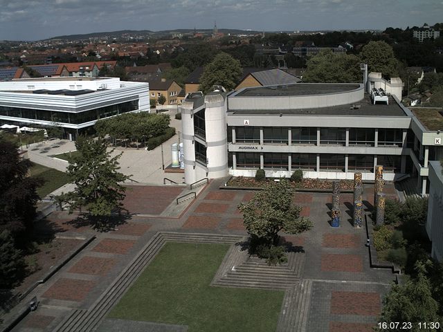 Foto der Webcam: Verwaltungsgebäude, Innenhof mit Audimax, Hörsaal-Gebäude 1