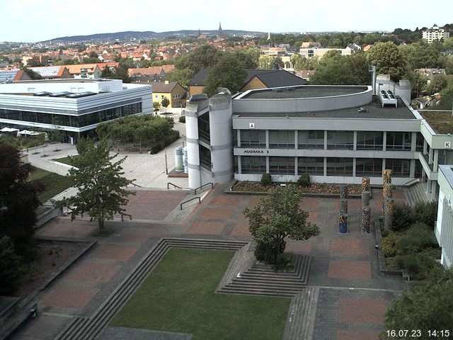 Foto der Webcam: Verwaltungsgebäude, Innenhof mit Audimax, Hörsaal-Gebäude 1