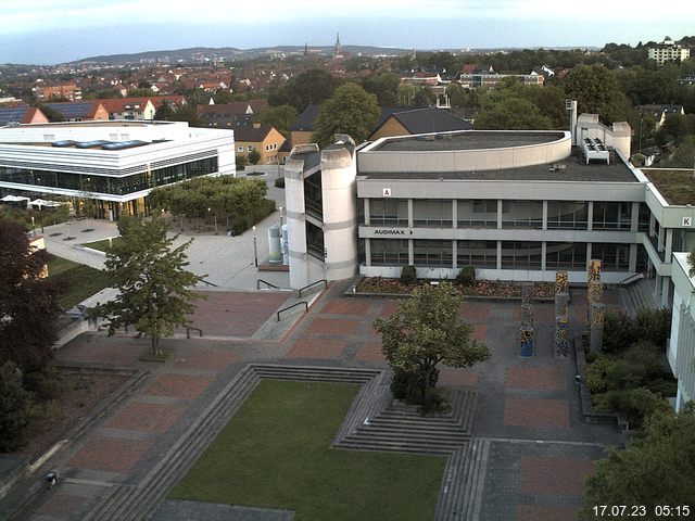 Foto der Webcam: Verwaltungsgebäude, Innenhof mit Audimax, Hörsaal-Gebäude 1