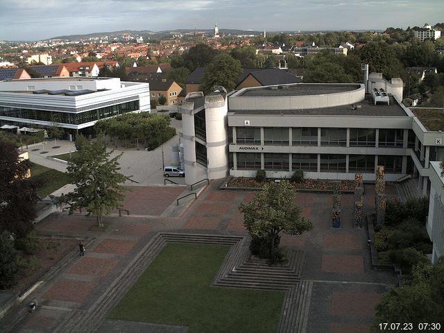 Foto der Webcam: Verwaltungsgebäude, Innenhof mit Audimax, Hörsaal-Gebäude 1