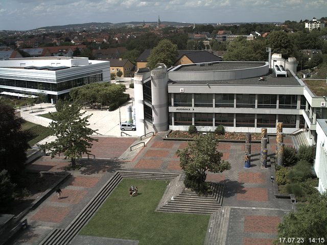 Foto der Webcam: Verwaltungsgebäude, Innenhof mit Audimax, Hörsaal-Gebäude 1