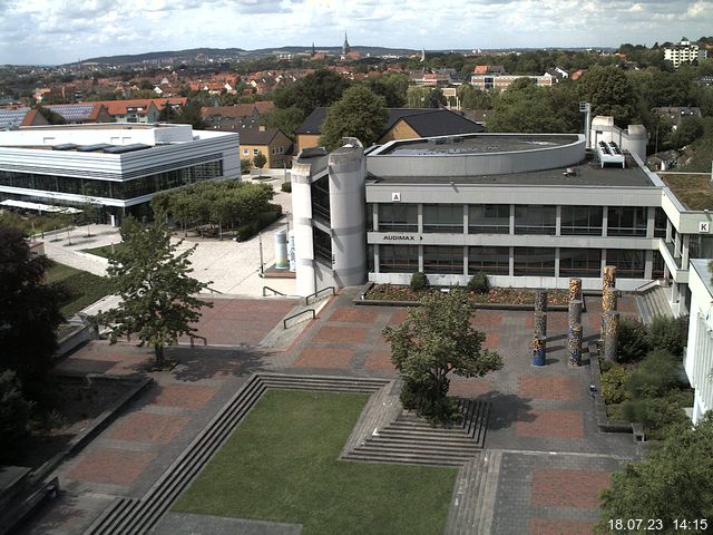 Foto der Webcam: Verwaltungsgebäude, Innenhof mit Audimax, Hörsaal-Gebäude 1