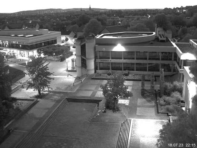 Foto der Webcam: Verwaltungsgebäude, Innenhof mit Audimax, Hörsaal-Gebäude 1