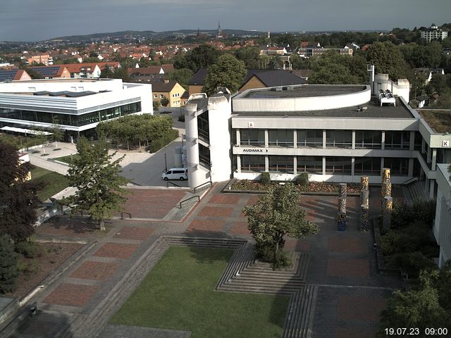 Foto der Webcam: Verwaltungsgebäude, Innenhof mit Audimax, Hörsaal-Gebäude 1