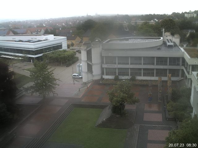 Foto der Webcam: Verwaltungsgebäude, Innenhof mit Audimax, Hörsaal-Gebäude 1