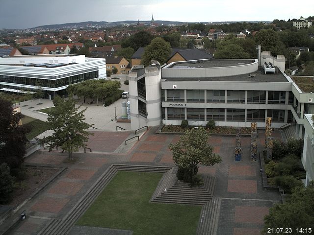 Foto der Webcam: Verwaltungsgebäude, Innenhof mit Audimax, Hörsaal-Gebäude 1