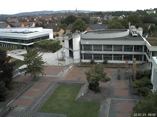 Foto der Webcam: Verwaltungsgebäude, Innenhof mit Audimax, Hörsaal-Gebäude 1