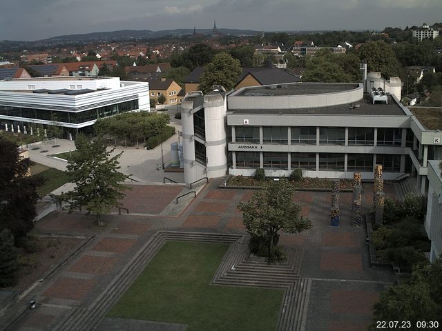 Foto der Webcam: Verwaltungsgebäude, Innenhof mit Audimax, Hörsaal-Gebäude 1