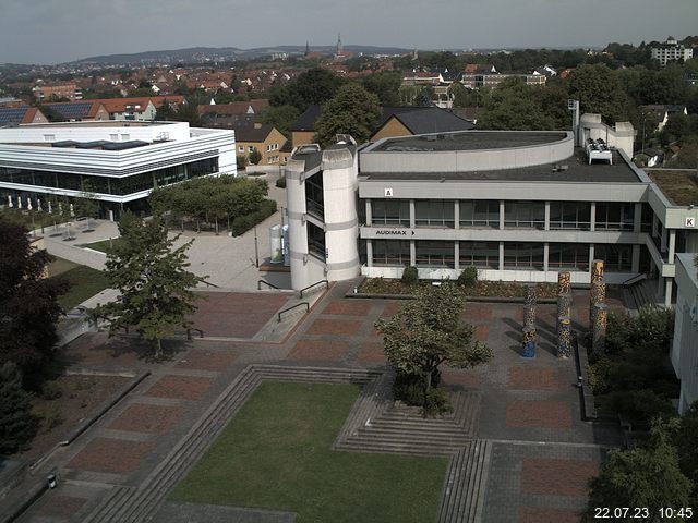 Foto der Webcam: Verwaltungsgebäude, Innenhof mit Audimax, Hörsaal-Gebäude 1