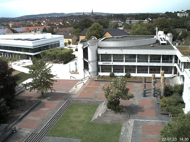 Foto der Webcam: Verwaltungsgebäude, Innenhof mit Audimax, Hörsaal-Gebäude 1