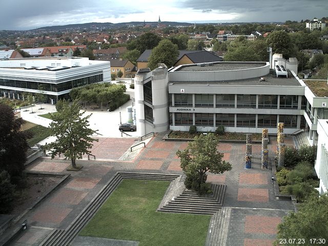 Foto der Webcam: Verwaltungsgebäude, Innenhof mit Audimax, Hörsaal-Gebäude 1