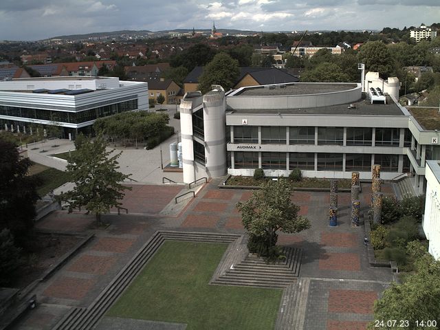 Foto der Webcam: Verwaltungsgebäude, Innenhof mit Audimax, Hörsaal-Gebäude 1