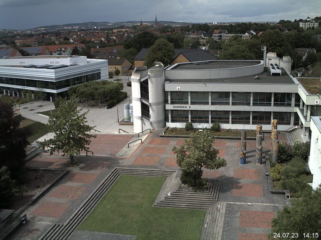 Foto der Webcam: Verwaltungsgebäude, Innenhof mit Audimax, Hörsaal-Gebäude 1