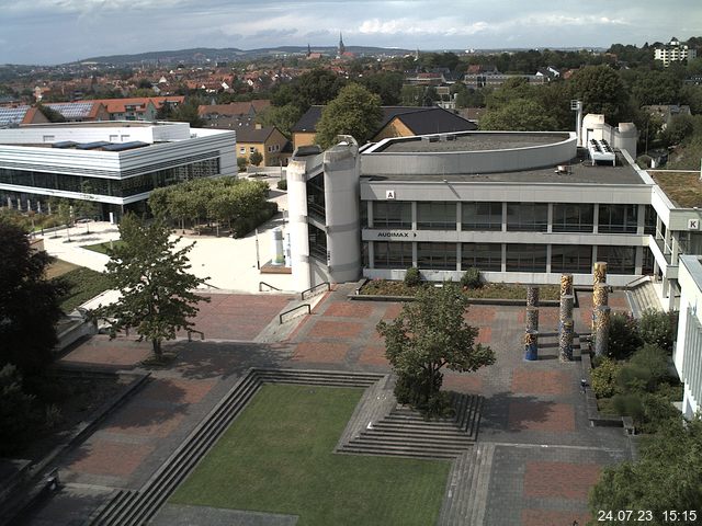 Foto der Webcam: Verwaltungsgebäude, Innenhof mit Audimax, Hörsaal-Gebäude 1