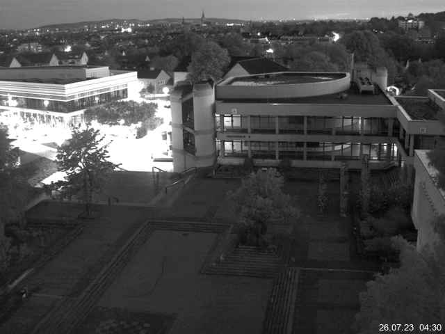 Foto der Webcam: Verwaltungsgebäude, Innenhof mit Audimax, Hörsaal-Gebäude 1