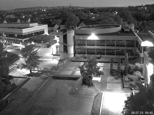 Foto der Webcam: Verwaltungsgebäude, Innenhof mit Audimax, Hörsaal-Gebäude 1