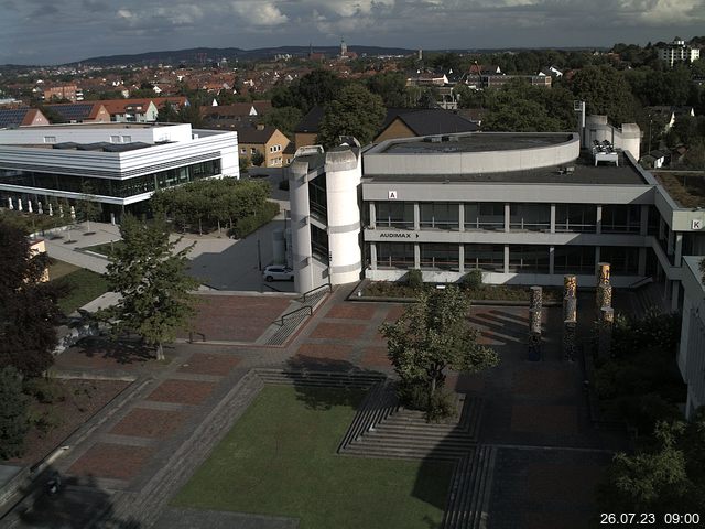 Foto der Webcam: Verwaltungsgebäude, Innenhof mit Audimax, Hörsaal-Gebäude 1