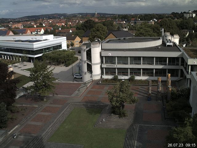 Foto der Webcam: Verwaltungsgebäude, Innenhof mit Audimax, Hörsaal-Gebäude 1