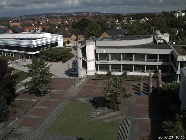 Foto der Webcam: Verwaltungsgebäude, Innenhof mit Audimax, Hörsaal-Gebäude 1