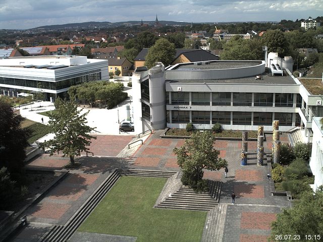 Foto der Webcam: Verwaltungsgebäude, Innenhof mit Audimax, Hörsaal-Gebäude 1