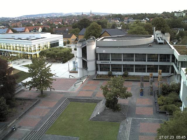 Foto der Webcam: Verwaltungsgebäude, Innenhof mit Audimax, Hörsaal-Gebäude 1