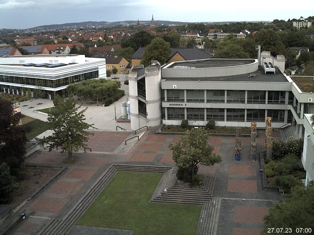 Foto der Webcam: Verwaltungsgebäude, Innenhof mit Audimax, Hörsaal-Gebäude 1