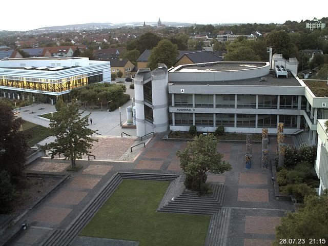 Foto der Webcam: Verwaltungsgebäude, Innenhof mit Audimax, Hörsaal-Gebäude 1