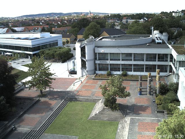 Foto der Webcam: Verwaltungsgebäude, Innenhof mit Audimax, Hörsaal-Gebäude 1