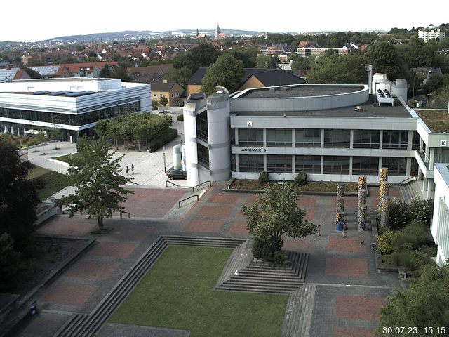 Foto der Webcam: Verwaltungsgebäude, Innenhof mit Audimax, Hörsaal-Gebäude 1