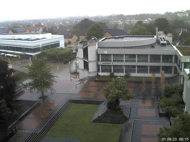 Foto der Webcam: Verwaltungsgebäude, Innenhof mit Audimax, Hörsaal-Gebäude 1