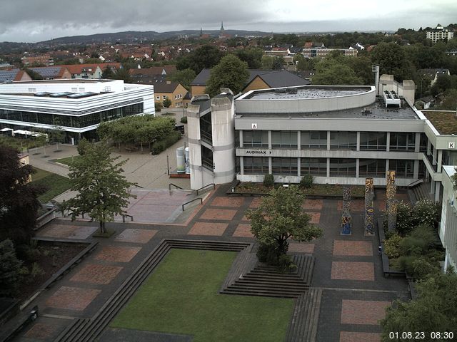 Foto der Webcam: Verwaltungsgebäude, Innenhof mit Audimax, Hörsaal-Gebäude 1