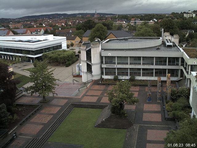 Foto der Webcam: Verwaltungsgebäude, Innenhof mit Audimax, Hörsaal-Gebäude 1