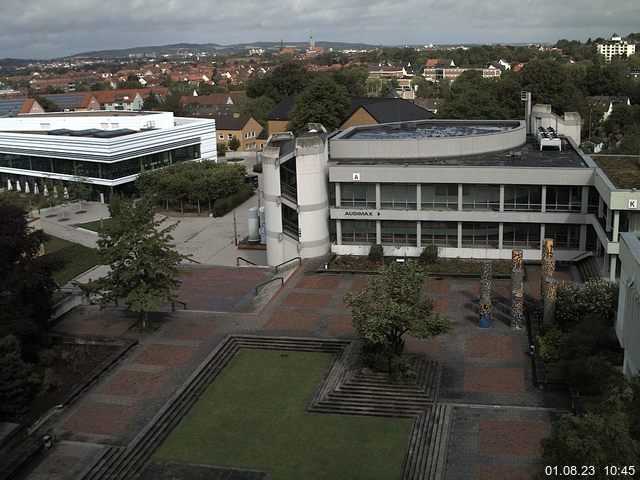 Foto der Webcam: Verwaltungsgebäude, Innenhof mit Audimax, Hörsaal-Gebäude 1