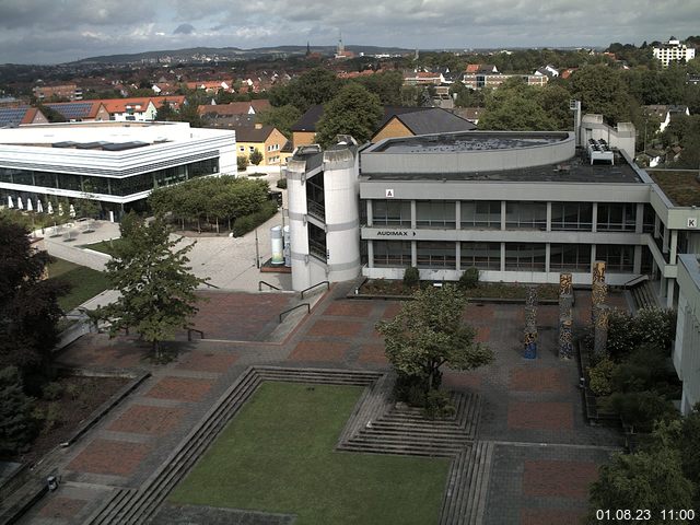 Foto der Webcam: Verwaltungsgebäude, Innenhof mit Audimax, Hörsaal-Gebäude 1