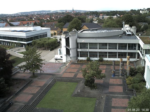 Foto der Webcam: Verwaltungsgebäude, Innenhof mit Audimax, Hörsaal-Gebäude 1