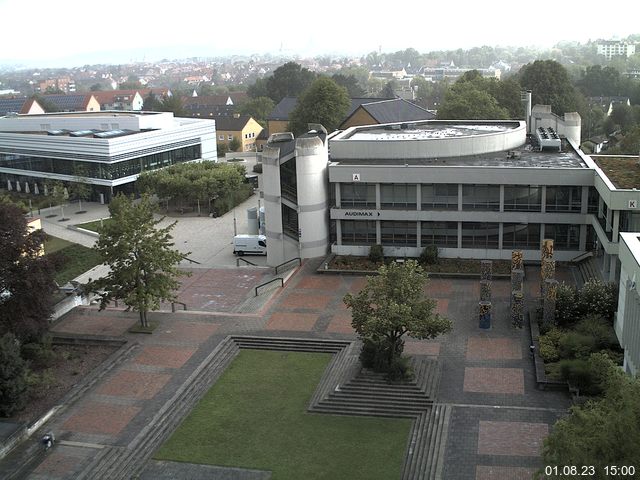 Foto der Webcam: Verwaltungsgebäude, Innenhof mit Audimax, Hörsaal-Gebäude 1