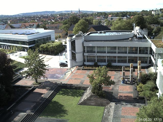 Foto der Webcam: Verwaltungsgebäude, Innenhof mit Audimax, Hörsaal-Gebäude 1