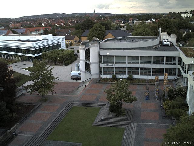 Foto der Webcam: Verwaltungsgebäude, Innenhof mit Audimax, Hörsaal-Gebäude 1