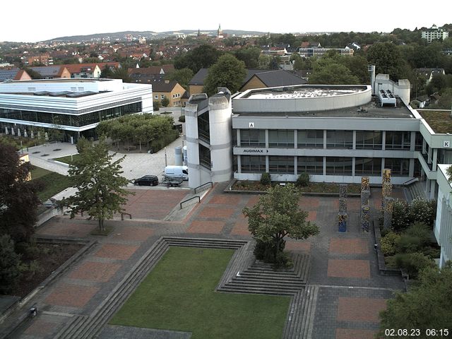 Foto der Webcam: Verwaltungsgebäude, Innenhof mit Audimax, Hörsaal-Gebäude 1