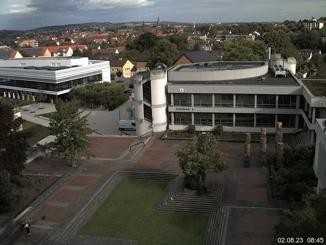 Foto der Webcam: Verwaltungsgebäude, Innenhof mit Audimax, Hörsaal-Gebäude 1