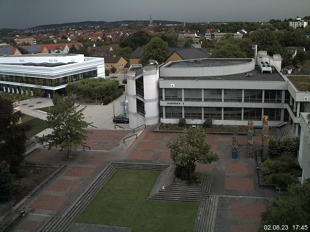 Foto der Webcam: Verwaltungsgebäude, Innenhof mit Audimax, Hörsaal-Gebäude 1