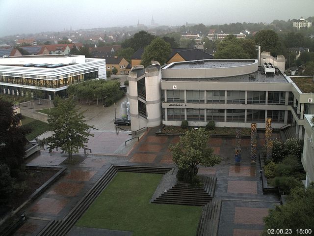 Foto der Webcam: Verwaltungsgebäude, Innenhof mit Audimax, Hörsaal-Gebäude 1