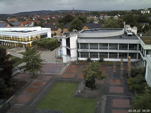 Foto der Webcam: Verwaltungsgebäude, Innenhof mit Audimax, Hörsaal-Gebäude 1