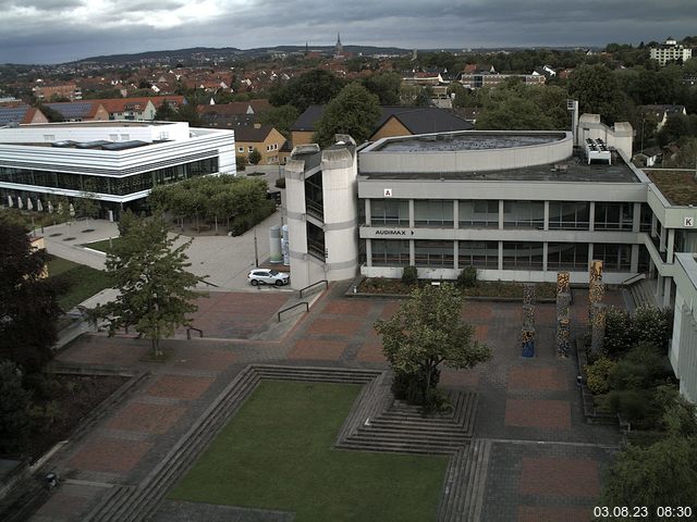 Foto der Webcam: Verwaltungsgebäude, Innenhof mit Audimax, Hörsaal-Gebäude 1