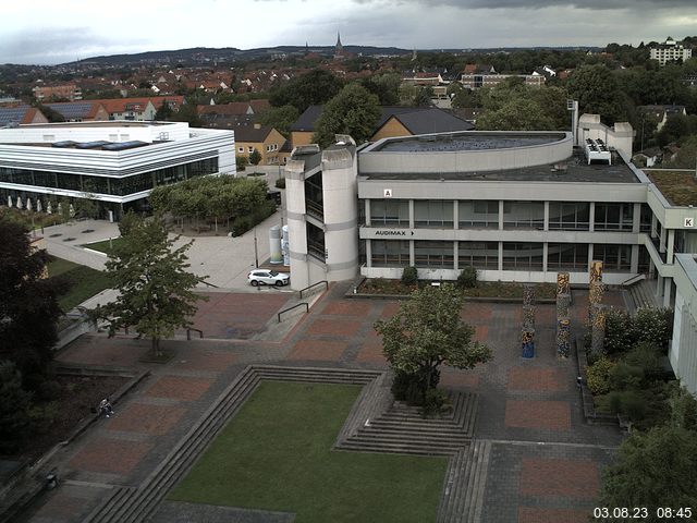 Foto der Webcam: Verwaltungsgebäude, Innenhof mit Audimax, Hörsaal-Gebäude 1