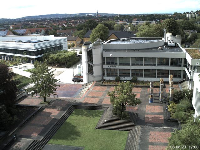 Foto der Webcam: Verwaltungsgebäude, Innenhof mit Audimax, Hörsaal-Gebäude 1