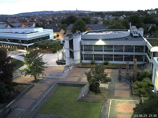 Foto der Webcam: Verwaltungsgebäude, Innenhof mit Audimax, Hörsaal-Gebäude 1