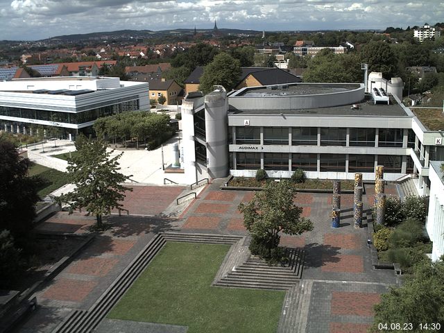 Foto der Webcam: Verwaltungsgebäude, Innenhof mit Audimax, Hörsaal-Gebäude 1