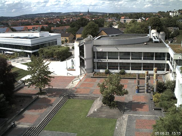 Foto der Webcam: Verwaltungsgebäude, Innenhof mit Audimax, Hörsaal-Gebäude 1